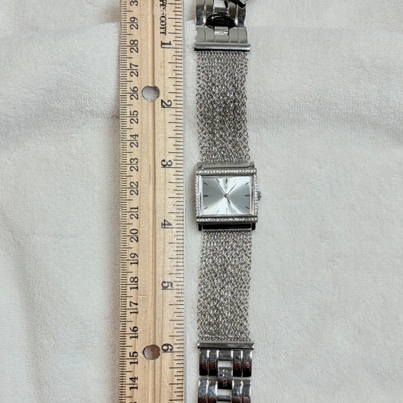 Vintage 90's GUESS Women’s Watch–Model G85751L–Swarovski Components-Never Worn - Picture 2 of 7